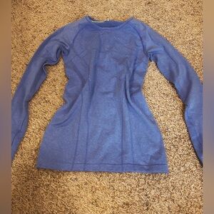 Cute athleta girl blue athletic top!